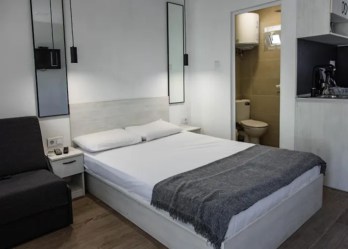 Camping Albatross Breeze 100m From The *